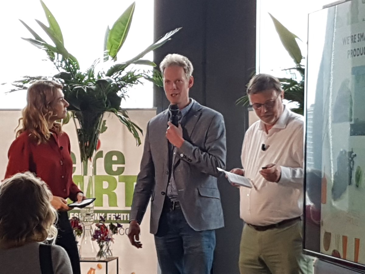 VOFvPutten's tweet image. Winnaar 'product of the year'  van 'were Smart Future award'. Wat een mooie bevestiging en aanmoediging van een prachtige nieuwe groente! #weresmartfutureaward #weresmartworld #Kalettes #vegetable #green