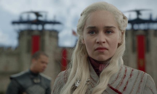 Av_Sii's tweet photo. Dany unwinding after a stressful week of war, death and victory with what looks like a latte from @StarbucksUK is a mood �� #CoffeeIsComing  #GamefThrones https://t.co/Yu4aHE0QnP