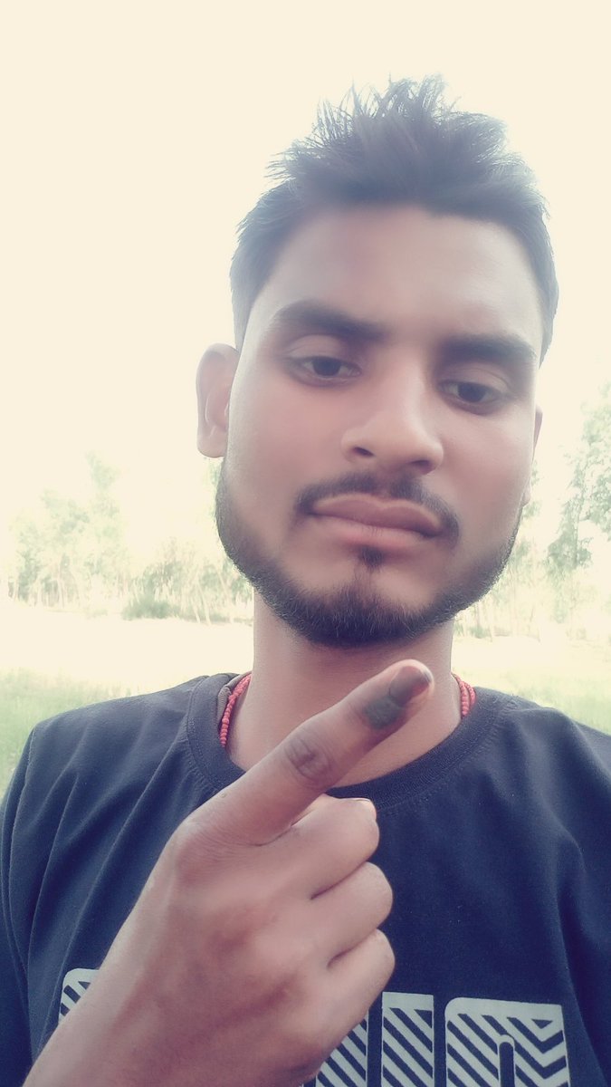 SanojVerma7's tweet photo. ये वोट लोकतंत्र की मजबूती के लिए, 
देश की एकता और अखंडता के लिए,
आपसी मान-सम्मान, भाईचारे के लिए, 
ये वोट देश के भविष्य के लिए।।
आज मैंने लोकतंत्र के महापर्व पर https://t.co/yLXL6svM5I