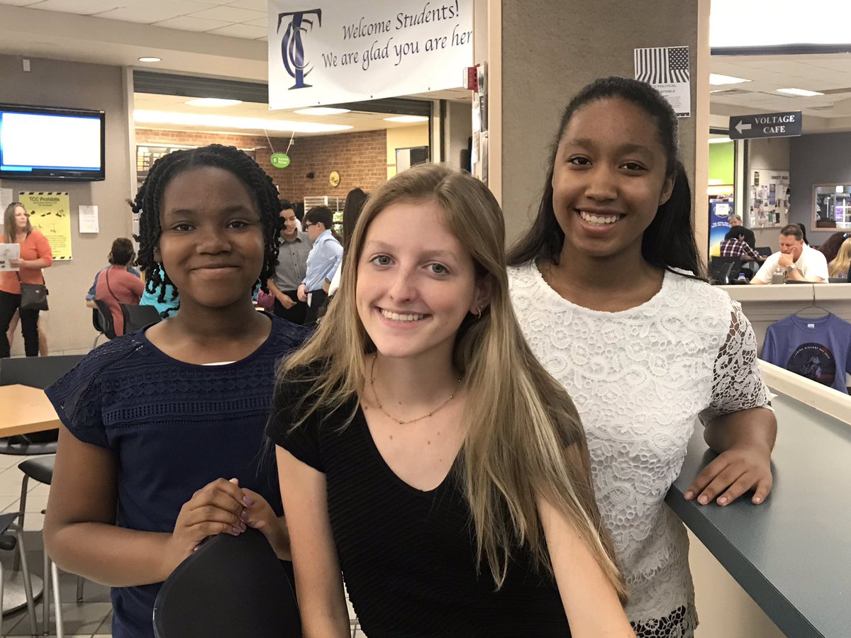 MCPS_Secondary's tweet photo. #MCPS students representing our district at Florida History Day! So proud of their professionalism! #FHD2019 #NHD2019 @MarionCountyK12 @Grantham_Greats @wkmcateer4 @HMS_Bulls @OsceolaTweets @LWHS_Canes @FHS_WildcatLife @NMMScolts @fort_mccoy https://t.co/1rfELgc8Uu
