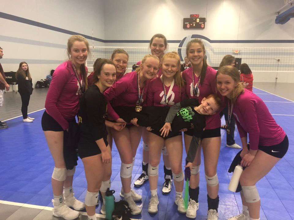 IowaRockets's tweet photo. Congratulations to 16R on placing 1st at Northern Lights 17/18's without dropping a set this weekend! Pictured here with their "mascot", little brother Tate.
#16u #18u #rocketlaunch2019 #clubvolleyball #northernlights https://t.co/3hEGlyDPtR