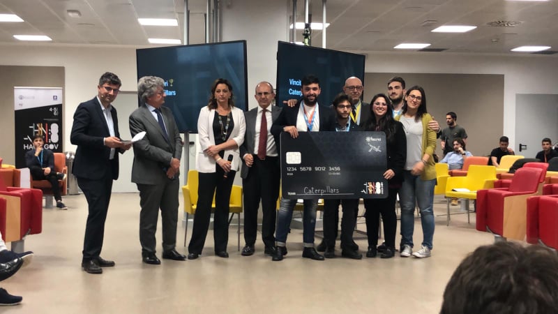 Capodimonte_mus's tweet photo. Vincono la challenge @Gruppo_Tecno - @Capodimonte_mus i Caterpillars con l'app sensoriale che rileva temperatura, umidità, condizione di luce e di affollamento, urti accidentali e spostamenti delle opere d'arte inviando un alert al personale del museo
#DigitalDays #Hackgov https://t.co/XGzAxksH4g