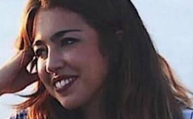 interiorgob's tweet photo. 📢 ALERTA: Natalia, una estudiante española de 22 años de Erasmus en París, está desaparecida desde el 1 de mayo.

➡️ Mide 1,62 m, piel morena, pelo largo castaño y lleva un piercing en la nariz

📲 Si la ves, avisa a @guardiacivil @policia colaboracion-cndes@interior.es

#CNDES https://t.co/1TPCOg6LBl