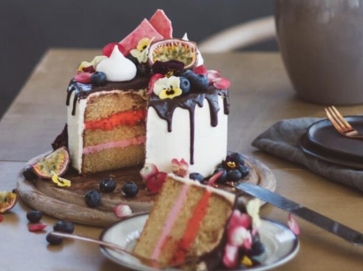 Du möchtest deiner Mama zum Muttertag statt Blumen für die Vase lieber Blumen für den Magen schenken? Richtig gelesen! 😆Kombiniere essbare Blumen mit einer leckeren Du-bist-die-Beste-Torte! 🤩🍰💝🌸💮
ow.ly/S62c50t49mr