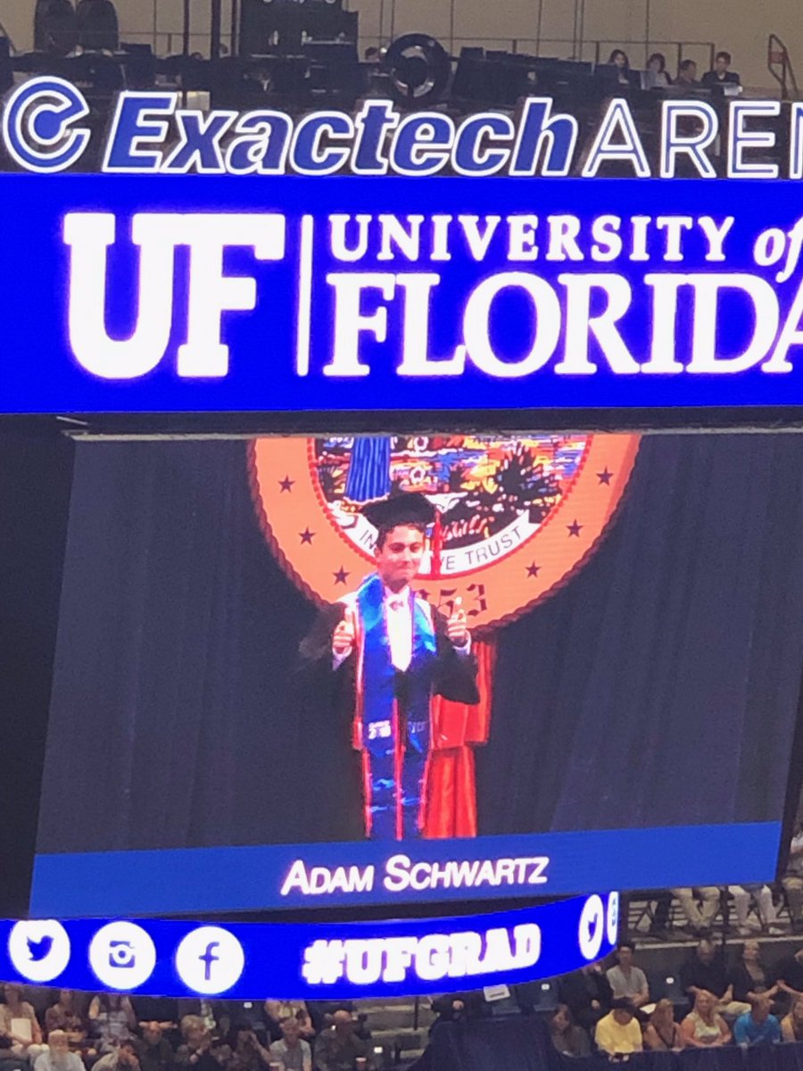 FLClubFootball's tweet photo. 🎓Congratulations to our very own Adam Schwartz on Graduating!!!👨🏻‍🎓
Adam graduated with a degree in Chemical Engineering and will be starting medical school at USF Morsani College of Medicine this July. @AdamSchwartz628 
#GatorGrad #Classof2019 #GoGators https://t.co/onUx0z0cdK