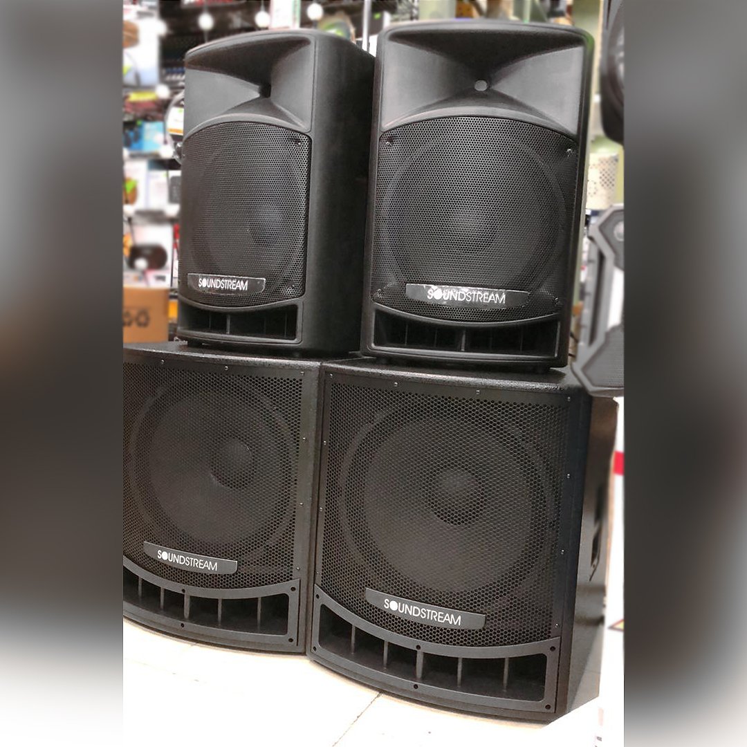 StevesEtronics's tweet photo. Check out this customer's NEW #SoundstreamTT Sound System! SPR15A 15'' Self Powered Monitors Now ($3095/each) and 18'' SPR18A Self Powered Subwoofers Now ($4800/each) #AvailableAtSteves  #VISAlinxMastercard https://t.co/FdAEuC6Og4