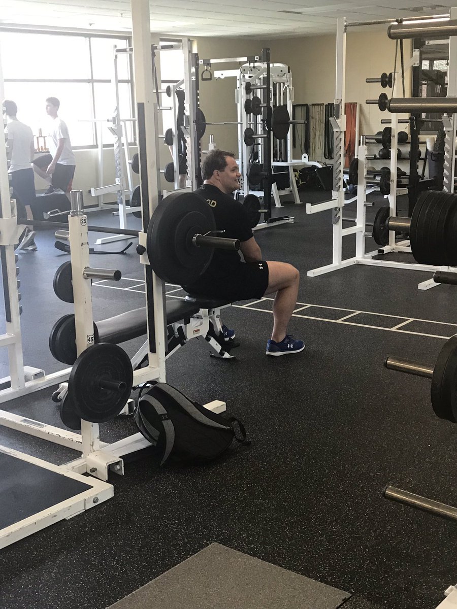 CoachSmith_9's tweet photo. Great stop at @GlenwoodRams high school and ran into an #Iowajack putting in work at the old stomping grounds. #chaingang #TwitterLessCaleb https://t.co/L6DCbRBeeR