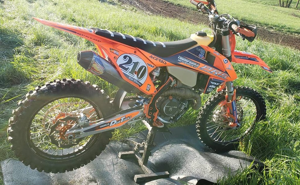 GraphicsHoosier's tweet photo. Another view of the rocket. @indyrocit

#ink #cmyk #mx #supercross #gncc #hoosier #moto #mxink #waterbased #printlife #made4moto https://t.co/Ke3jheyqgM