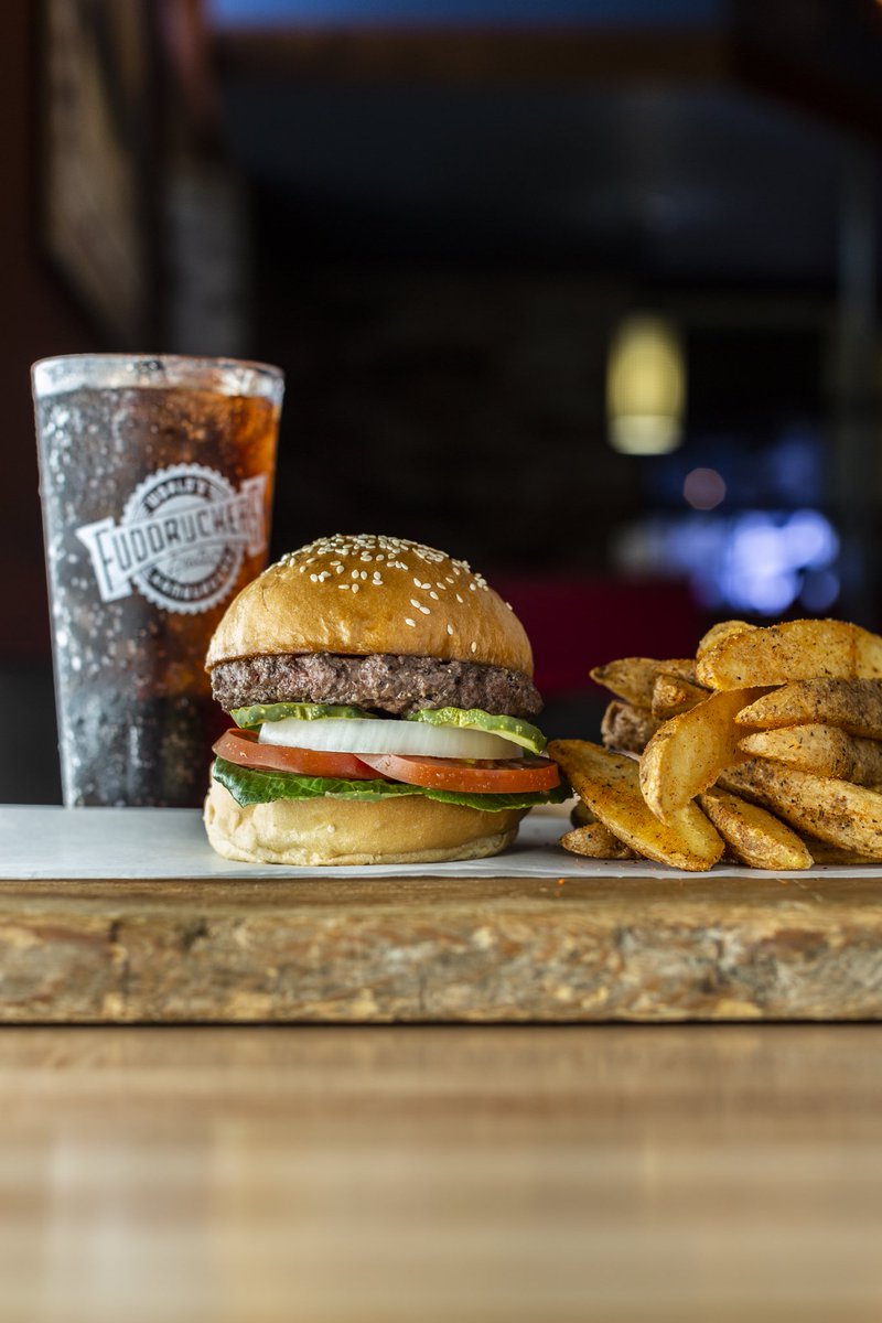 Que mejor forma de comenzar la semana? 
Visítanos en <a href="/plazacentralccb/">Plaza Central Centro Comercial</a> y inicia la semana con este super almuerzo!