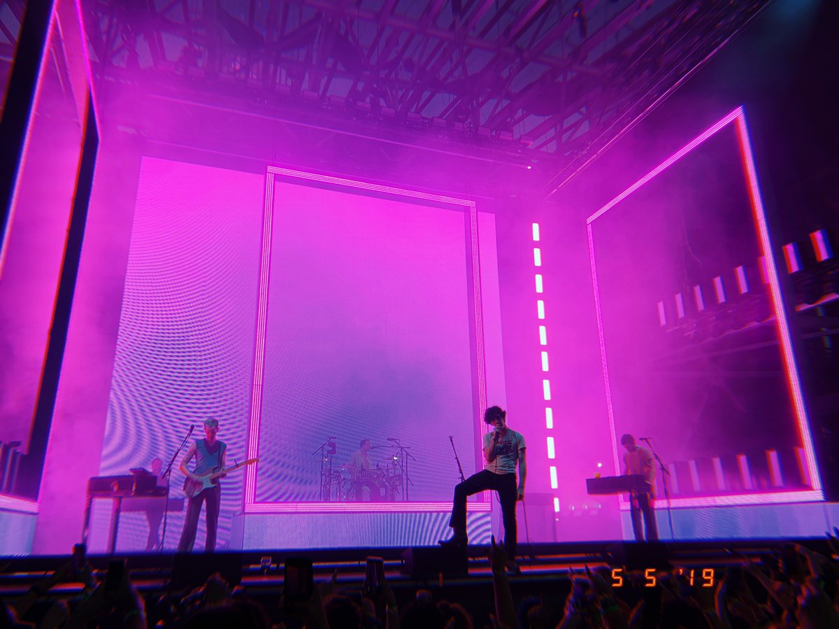 lasa11e's tweet photo. Brilliant night with @no_rome @palewaves and @the1975 Swipe for yeehaw Matty š¤š¤ @jamieoborne #austin360amphitheater #norome #palewaves #the1975 https://t.co/ayL3O4EY6M