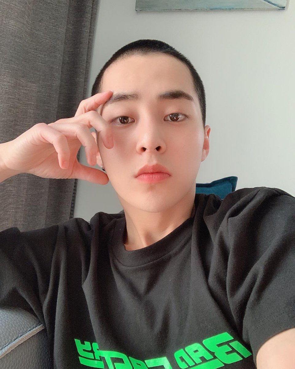 onlyexols's tweet photo. O şimdi asker👨‍✈️🙏

#XiuweetTime #XIUMIN  #도경수 #MINSEOK
#EXO #엑소 @weareoneEXO https://t.co/jENbdWcLtz https://t.co/crpIhD0DTp