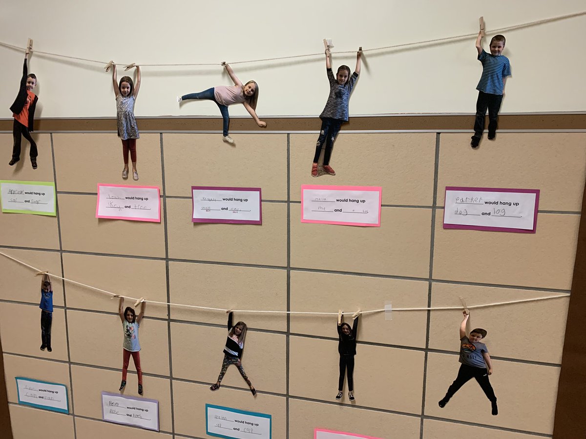 AkronElem's tweet photo. Thanks Sarah Weeks for visiting Akron.  The students read lots of books and made displays for your visit! @GoMounts #sarahweeks https://t.co/sFrN7iuwBI