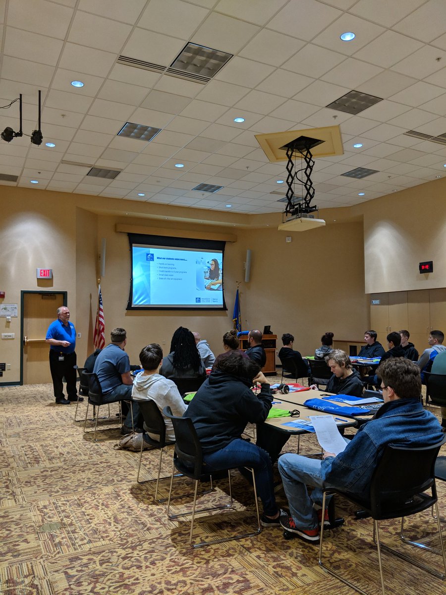 MsClasen's tweet photo. Today I took a group of students to tour @WCTC ! They asked great questions, were engaged, and enjoyed seeing their programs and technology in action! https://t.co/7sc6N9LViO