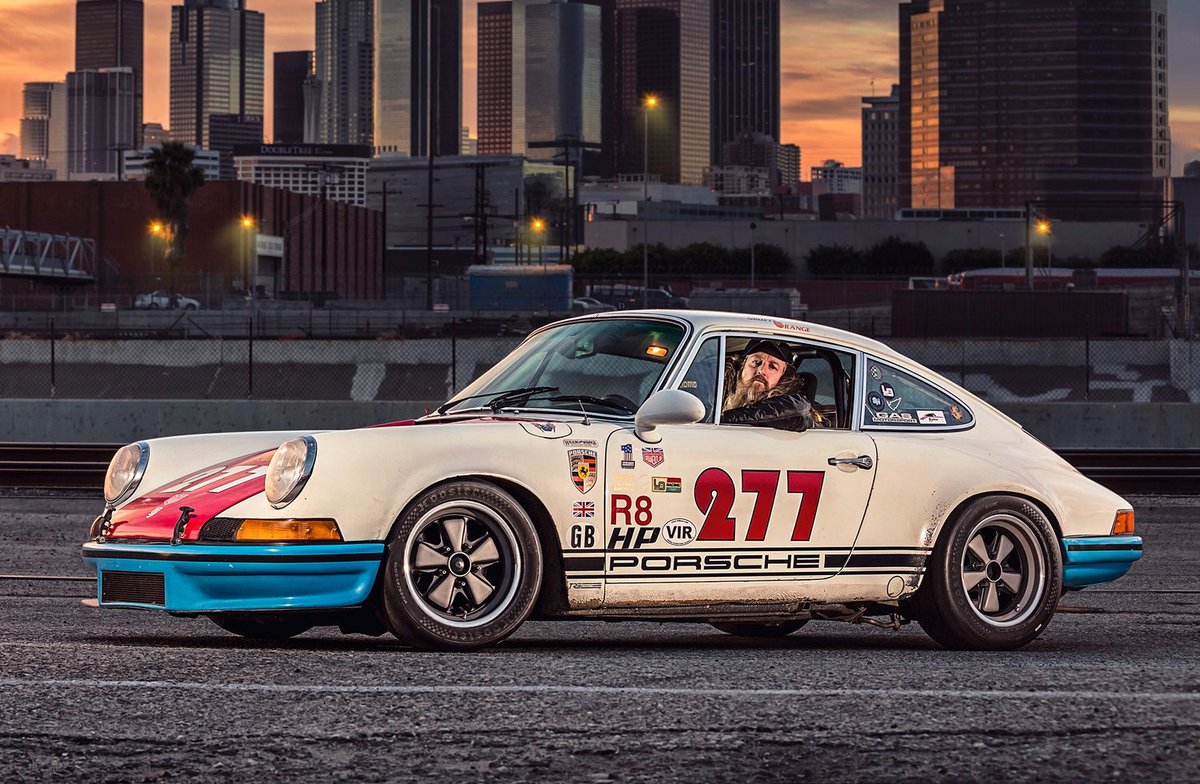 OilAndGrip's tweet photo. Magnus Walker, el magnate de los 911. Una historia de sueños y pasión que te contamos aquí: https://t.co/roEWg8FkmF https://t.co/LYURTakb5L