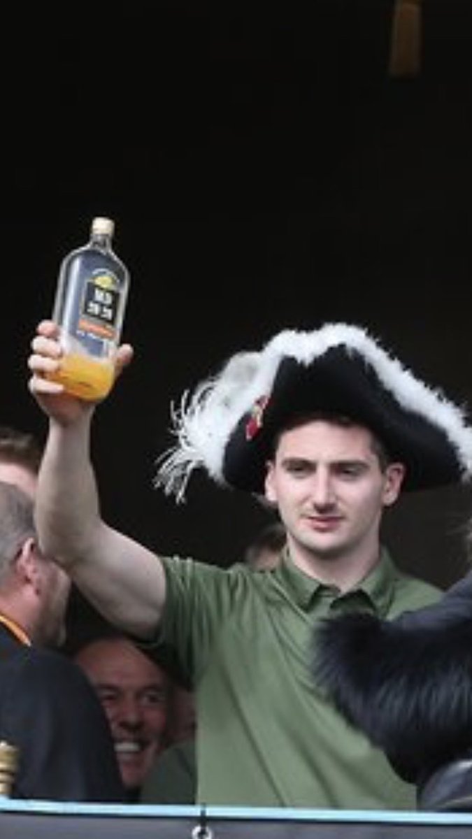 🚨 Game of Thrones Spolier..........The Iron Throne belongs to <a href="/kennymclean66/">Kenny McLean</a> 🚨