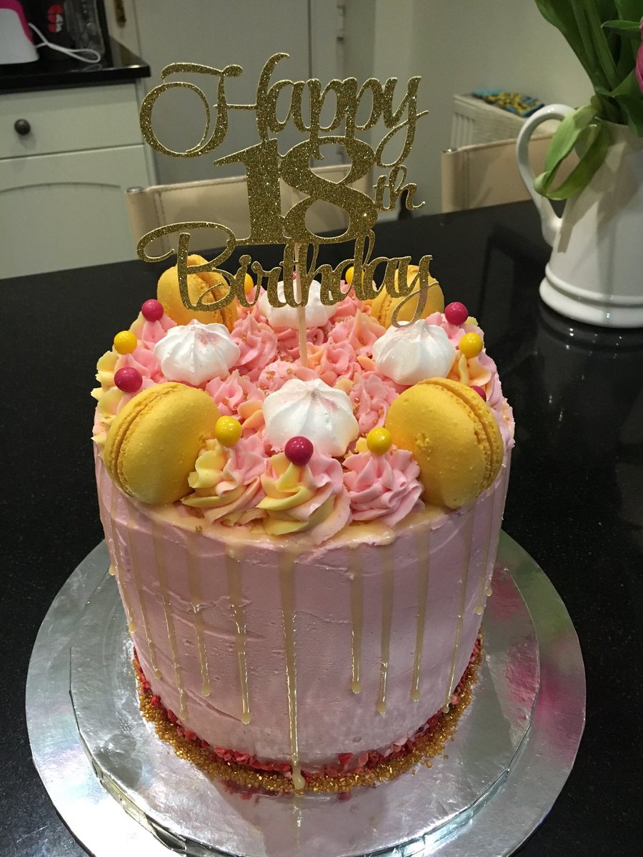 Lyndseyshep76's tweet photo. Cakes galore🎂🎂 https://t.co/56YLe3v5xV