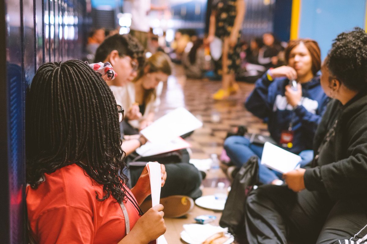 YoungChiAuthors's tweet photo. #CheckTheMethod offers rigorous instruction in poetry and hip-hop spoken word to the most dedicated young writers in the city. Workshops take place each Saturday through June 15th. Learn more at https://t.co/jwrt3oP44o https://t.co/ndMi8quBdv