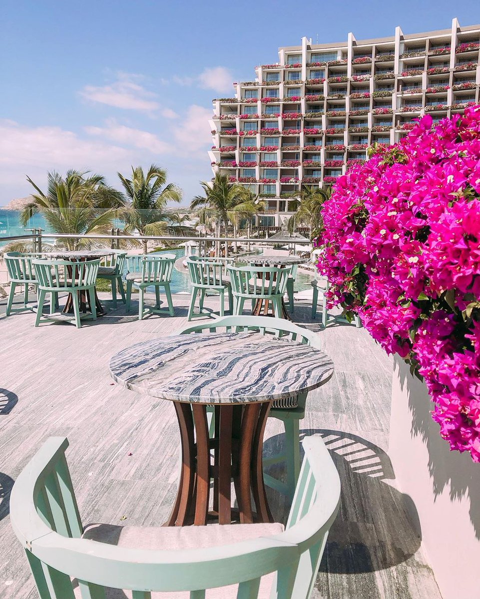 Because it’s Monday and TBH, we’re using the fact that this view exists as motivation to get through it. 💗 <a href="/GrandVelasCabos/">GrandVelas LosCabos</a> #cabo #cabosanlucas #mexico #mondaymotivation