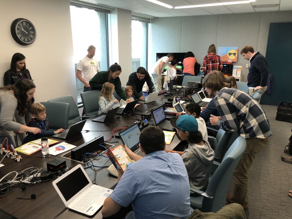 codingclasses's tweet image. Great Teachers = Happy &amp;amp; Knowledgeable Students. Thanks to all our teachers who go above and beyond to make sure students’ learning needs are met, their dedication is the key to our success. #TeacherAppreciationWeek #Code #BayAreaKids #BayAreaParents #FutureLeaders #BayAreaCoder