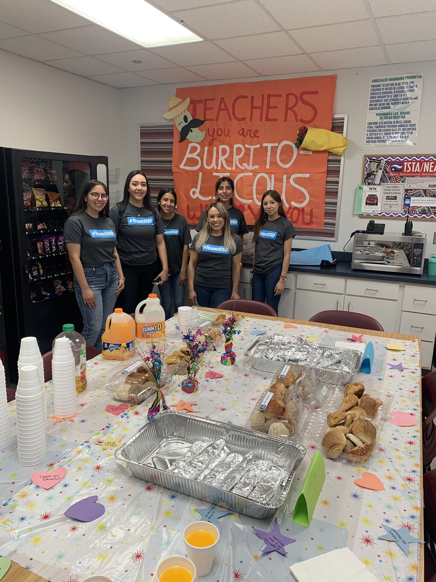 Lo_Varel27's tweet photo. Thank you Spanish National Honor Society for the delicious breakfast this morning to celebrate our teachers!🌯❤️😋 #TeacherAppreciationWeek #TEAM_SISD #BlazerNation @BlazerNationAHS @Americas_HS https://t.co/1vKYWxlfaA
