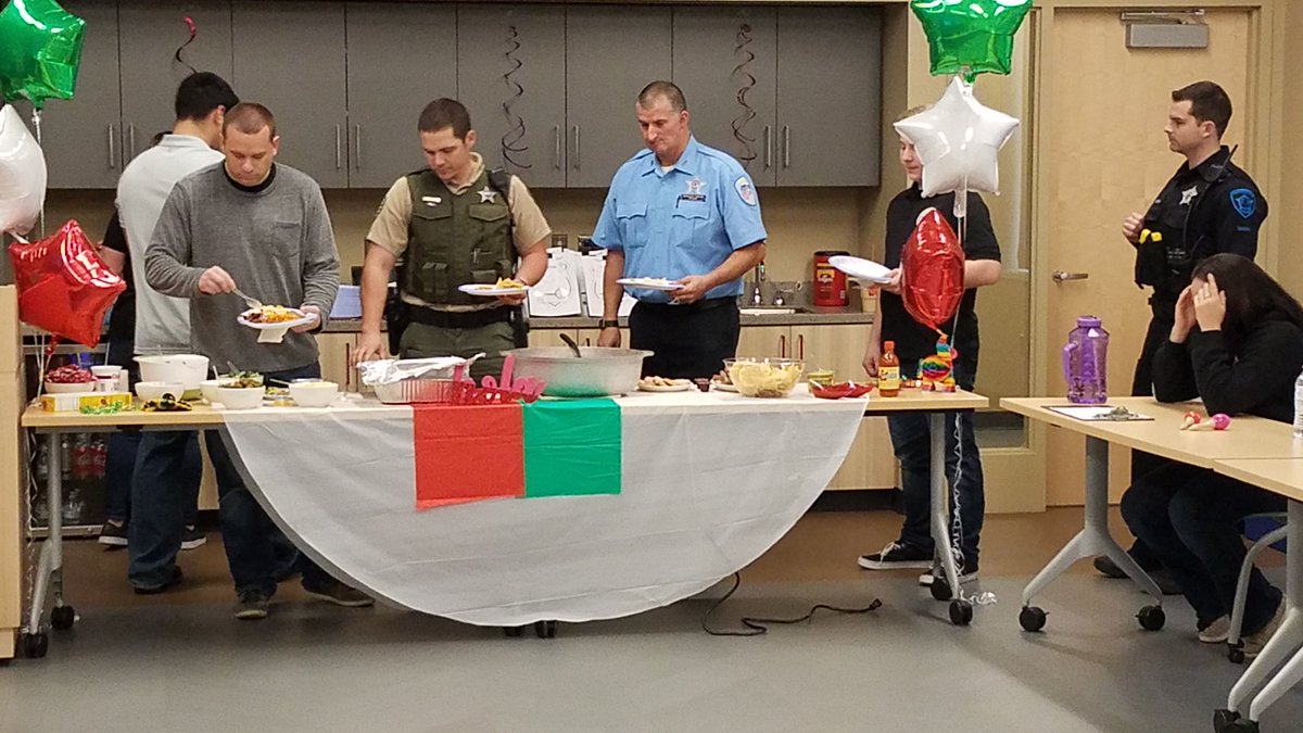 ACDCdispatch's tweet image. ACDC hosts COFFEE WITH A DISPATCHER. Dispatchers &amp;amp; officers lunch &amp;amp; brainstorm to create cohesive teamwork. #ACDCpride #AddisonPD #DuPageCountyForestPreservePD #WestmontPD #BensenvillePD #ItascaPD #WoodDalePD #GlendaleHeightsPD #BloomingdalePD #TriStateFPD #PleasantviewFPD