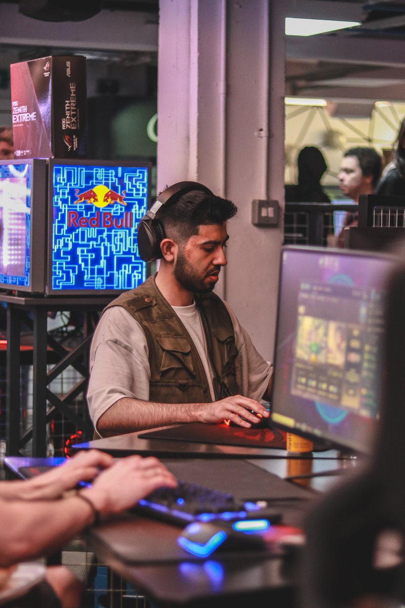 Axville's tweet photo. #ROGTakeover X #NUELLive19 https://t.co/wsMEuH0UpQ