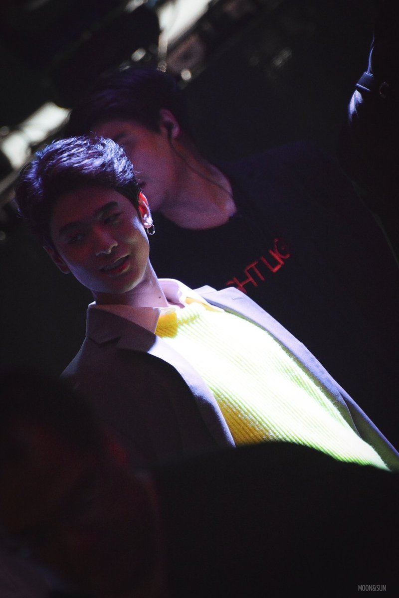 mymoon_and_sun's tweet photo. ไหนๆก็วันเกิดน้องแล้ว ขอแอบอวดรูปสมัยที่ยังไม่เลือกเมนหน่อย

กดถ่ายมาแบบเอ็นดู เห็นสีเสื้อตัวเองสะท้อนเงามืดแล้วชอบใจ น่ารักจนต้องกดมาเก็บไว้นานแล้ว โถน้องครับ55555

เพราะเธอน่ารัก ฉันเลยรักเธอ🖤❤

#21stPorscheDay #HappyPorscheDay
#porschesivakorn
#XXSIVK 
#moonandsunkk https://t.co/lLTPxXKYfJ