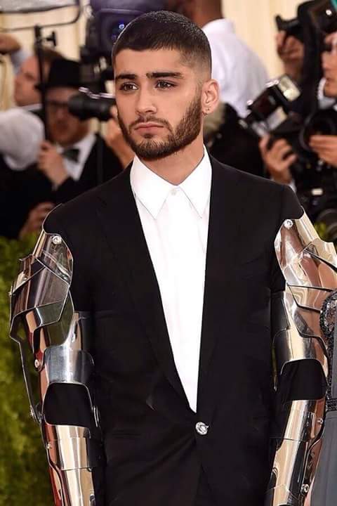 ZaynJMalikARG's tweet photo. 🔙 Hacen 3 años desde que Zayn asistió a la Met Gala. COMO PASA EL TIEMPO ¿VOLVEREMOS A VERLO AHÍ ALGUNA VEZ? 🤔 https://t.co/SbzPXmuGw2