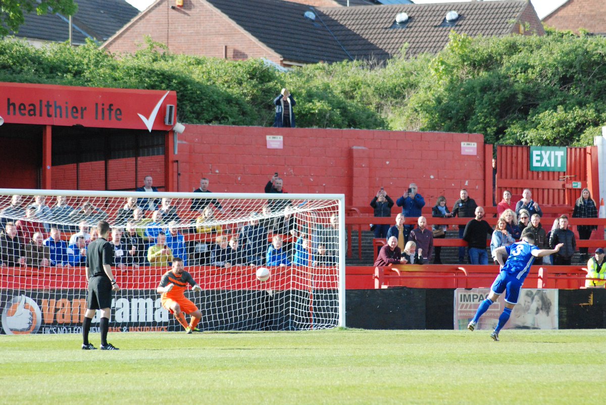 SnapperBill's tweet photo. @CentralMidFL Cup Final. @HucknallTownFc @pinxtonfc1 Penalties win for Pinxton in a cracking final #NonLeague pics set 5 (including the penalty save and winning strike) https://t.co/lKZopTQ7Bk