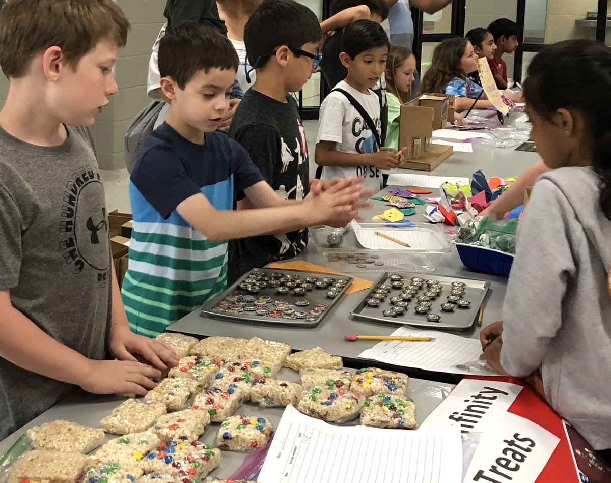 MsLShepherd's tweet photo. 3rd grade Economics Fair! #DCE20 @DCEtrailblazers #CISDCoverStory https://t.co/PceHBpwYUP