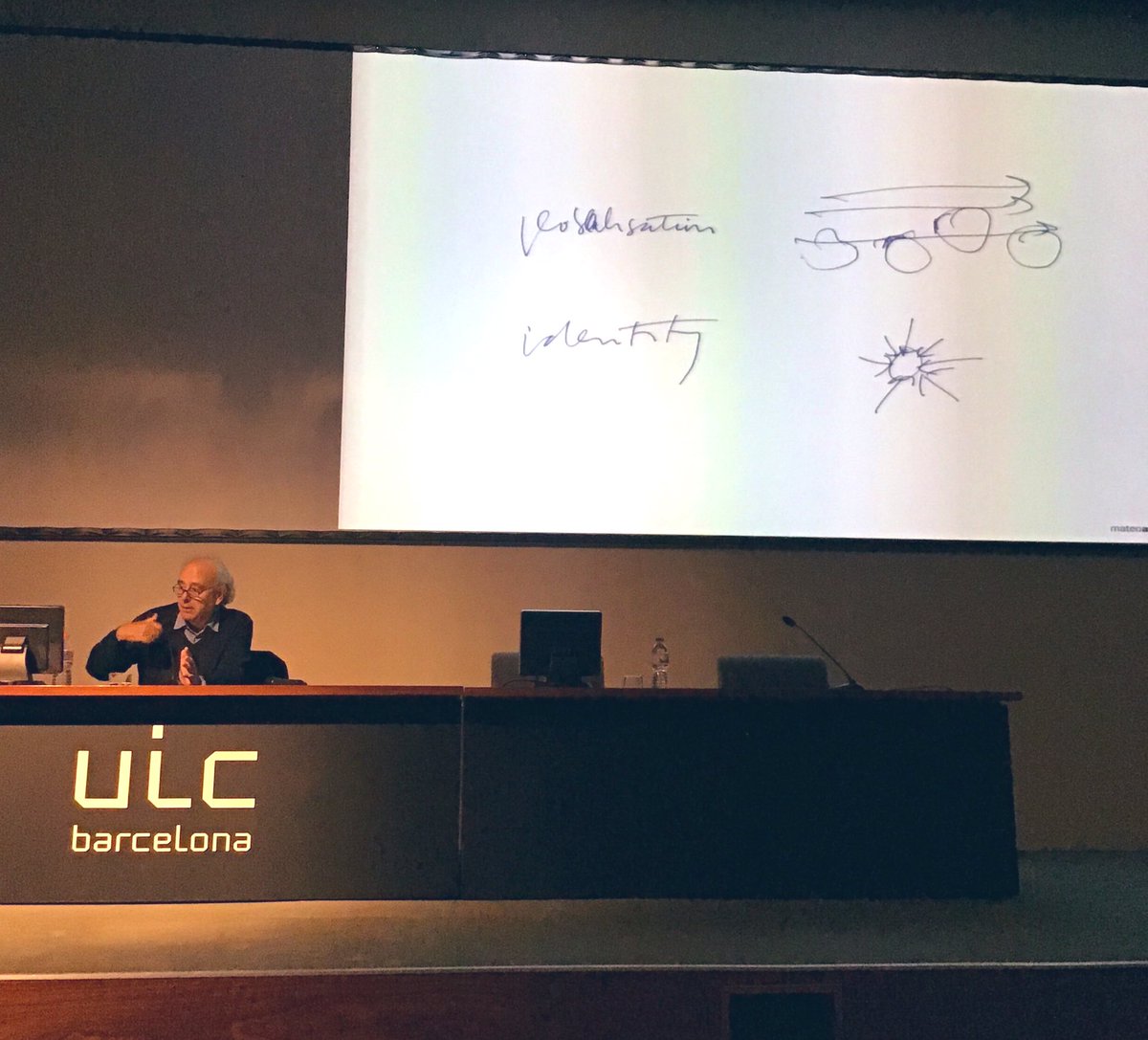 ArchitectureUIC's tweet photo. .@mateoarq: “My general thinking is connected to my personal view on identity. Identity for my is not an isolated energy. Identity is connected with globalization and strong forces that shape our world”

#Foros2019 #Identities @ConstrumatBCN https://t.co/K44zdUDpuG