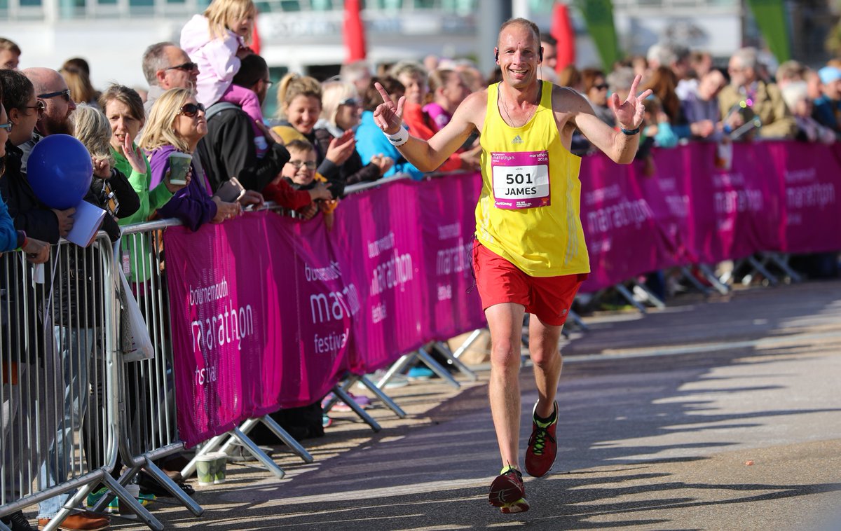 UKRunChat's tweet photo. RT this &amp; follow @RunBournemouth to be in the Sunday 12th May 9pm draw to win 2 entries for you &amp; a friend into event of your choice at Bournemouth Marathon Festival. 1 intraining wicking T-shirt, 1 intraining running belt, 1 pair of lock laces, 1 winner. Good luck. #ukrunchat https://t.co/uCzOduMHBp