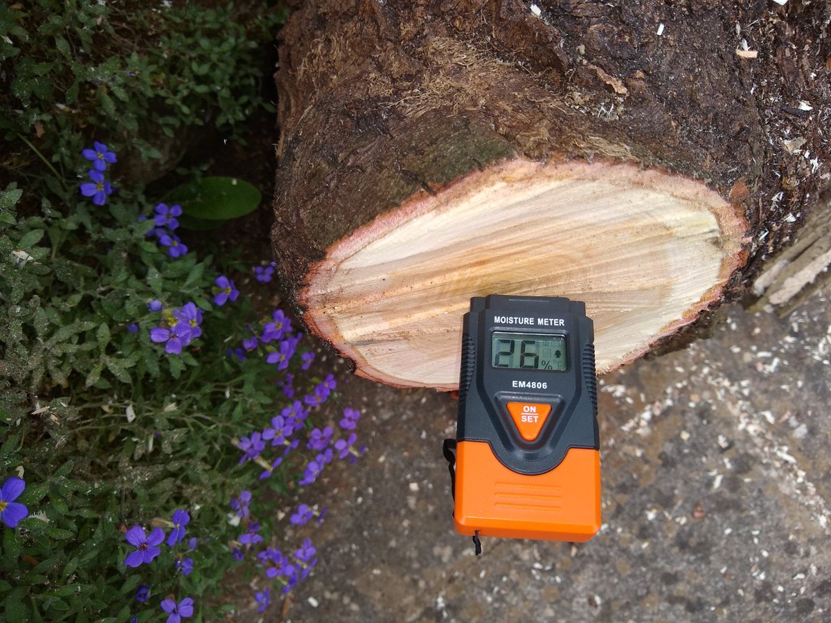 HotFlue's tweet photo. Today's logs will require time to season and dry out so that they are ready to burn. Only burn wood with a moisture content of less than 20%. The difference between the logs cut today (left) and that in the log store which has been seasoned for years (right) is huge! #burnright https://t.co/GFQmOFekil
