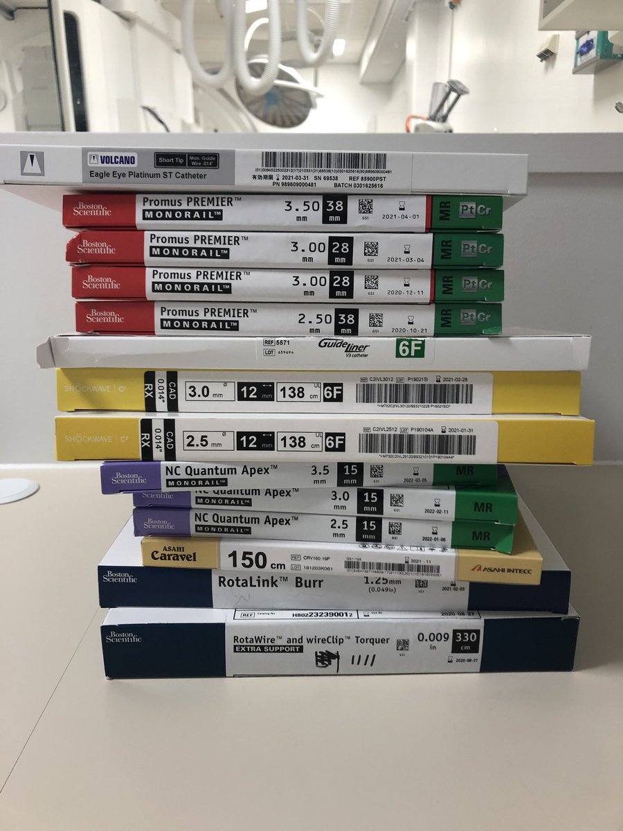 JMonteroMD's tweet image. First @ShockwaveIVL case today at @Hartcentrum @lumc in a challenging severely calcified RCA. Combination of debulking techniques key to success! TEAM work! #rotablator #rotatripsy #CHIP