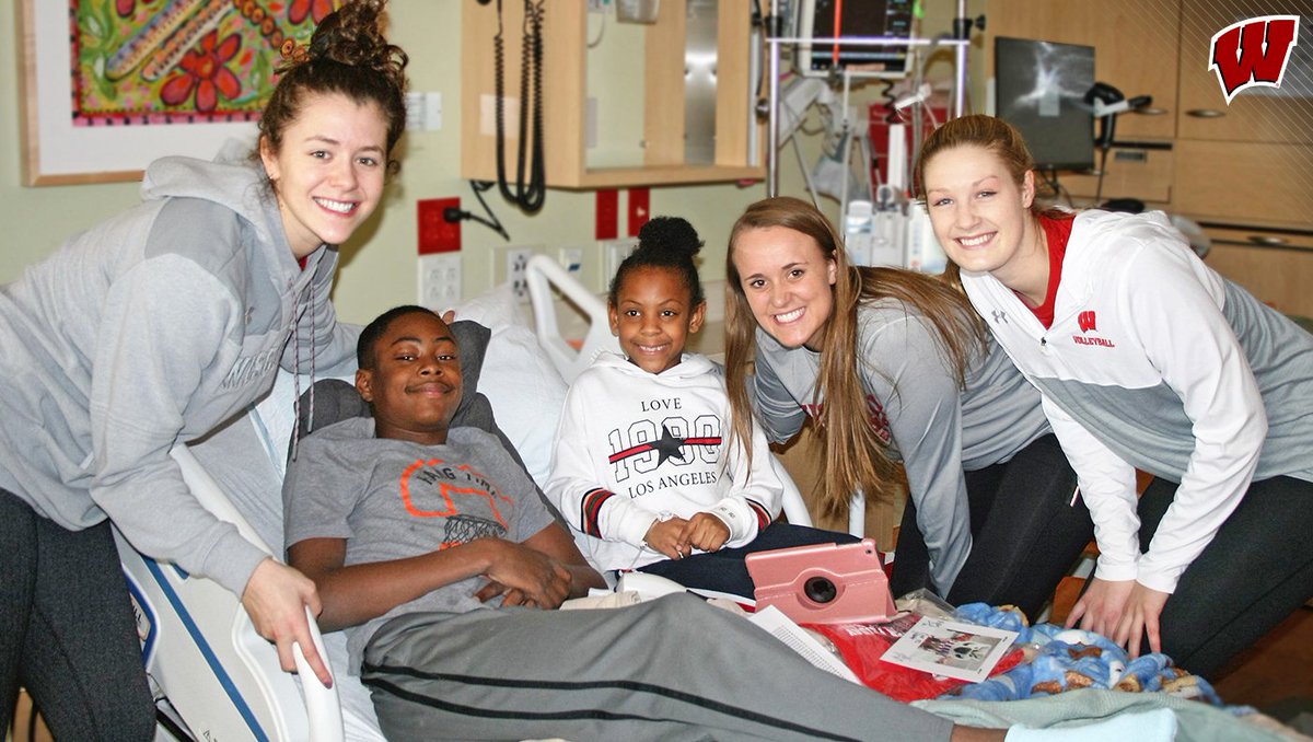 UWBadgers's tweet photo. "It means so much when you walk into a room and their face just lights up"

Badger Friday = Best Friday

Varsity Magazine has more on the story behind Badgers visiting @uwhealthkids every Friday

🆕👉 https://t.co/yv05qCVyO5 

#BadgersGiveBack https://t.co/yjsQ8lbkKi
