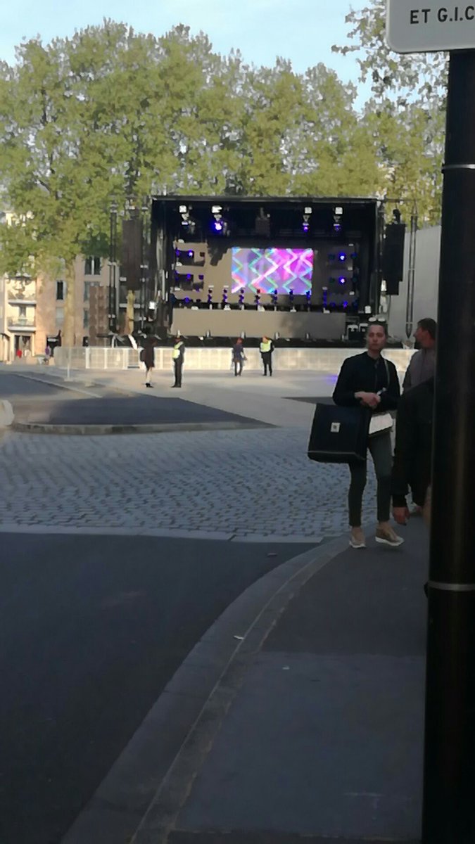 JojoChomont's tweet photo. J-1 👍👍👍👍👍👍
@mosimannoff @SetElectro45 @pourinfo @funradio_fr @larep_fr 
#Orléans #setelectro https://t.co/gJmXyZmVX2