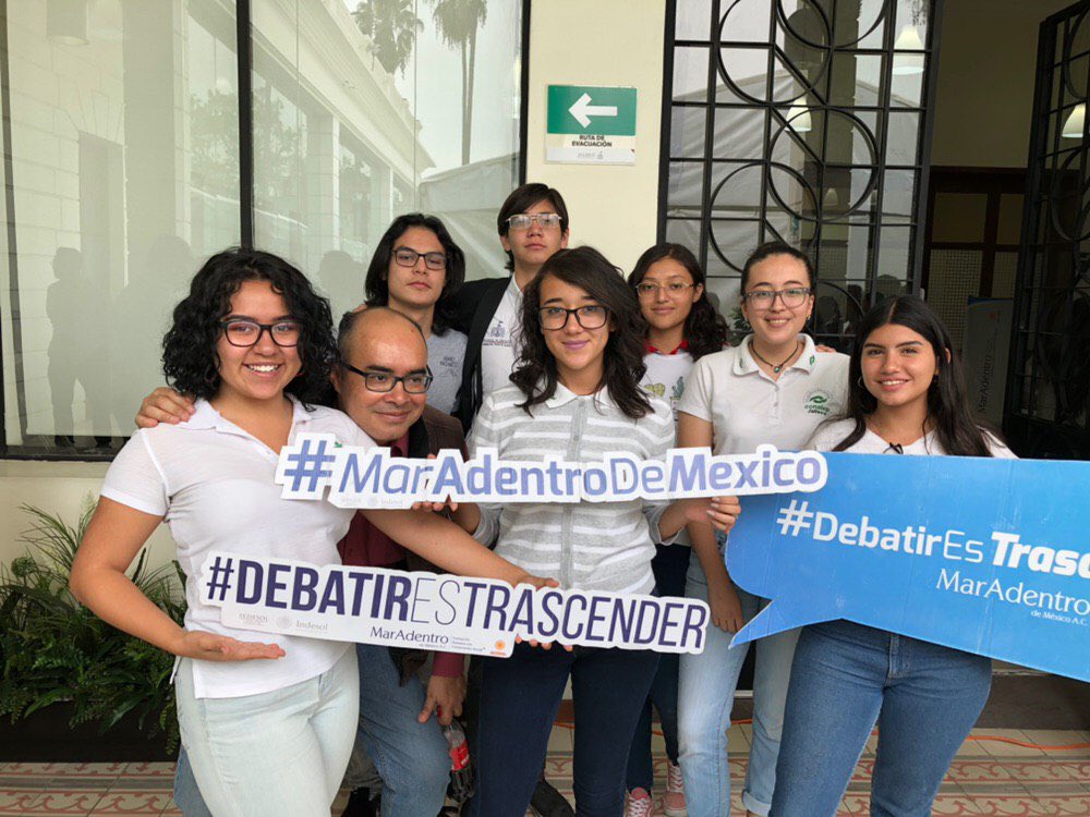 ContraloriaJal's tweet photo. Ellos son algunos de los 16 equipos que participarán en el Congreso Estatal de Debate Interprepas 2019. 

¡Jóvenes con mucho talento! 🙌🏻

#Interprepas2019 
#DebatirEsTrascender 
#ContigoContraloría https://t.co/E5UkYnhNy2