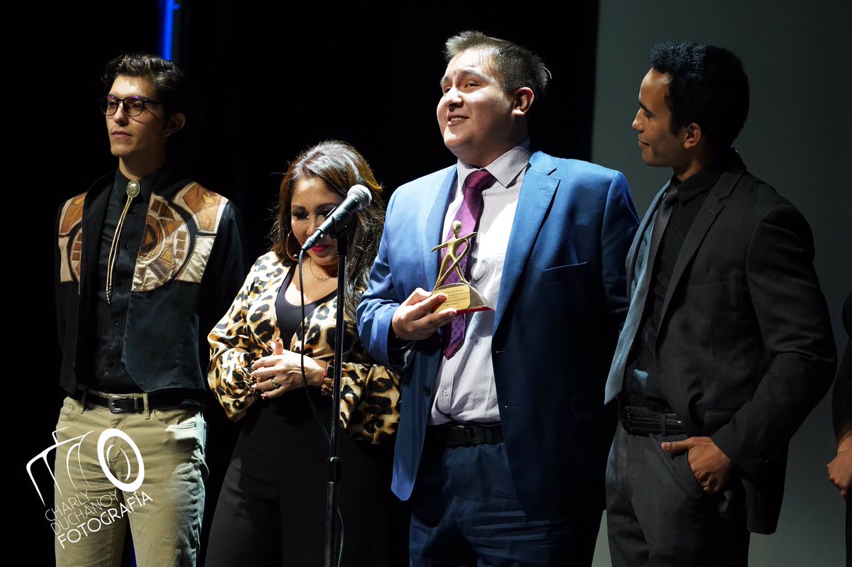 ChDuchanoyFoto's tweet photo. . @alecks_valdes @IreneSexologa @odaviow recibiendo el #PremioAPT a lo mejor del teatro por @aquellabancamx https://t.co/ZAe4Z81T4U