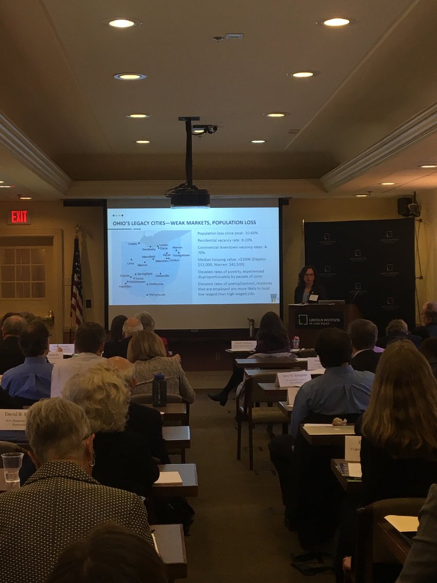 landpolicy's tweet photo. Alison Goebel of @GreaterOhio examines new strategies for post-industrial success for America’s Smaller. « Some cities are tired of managing decline, but they just don’t know how to plan for new development. » #LegacyCities #EconPerspectives https://t.co/CEYgiVXxUk