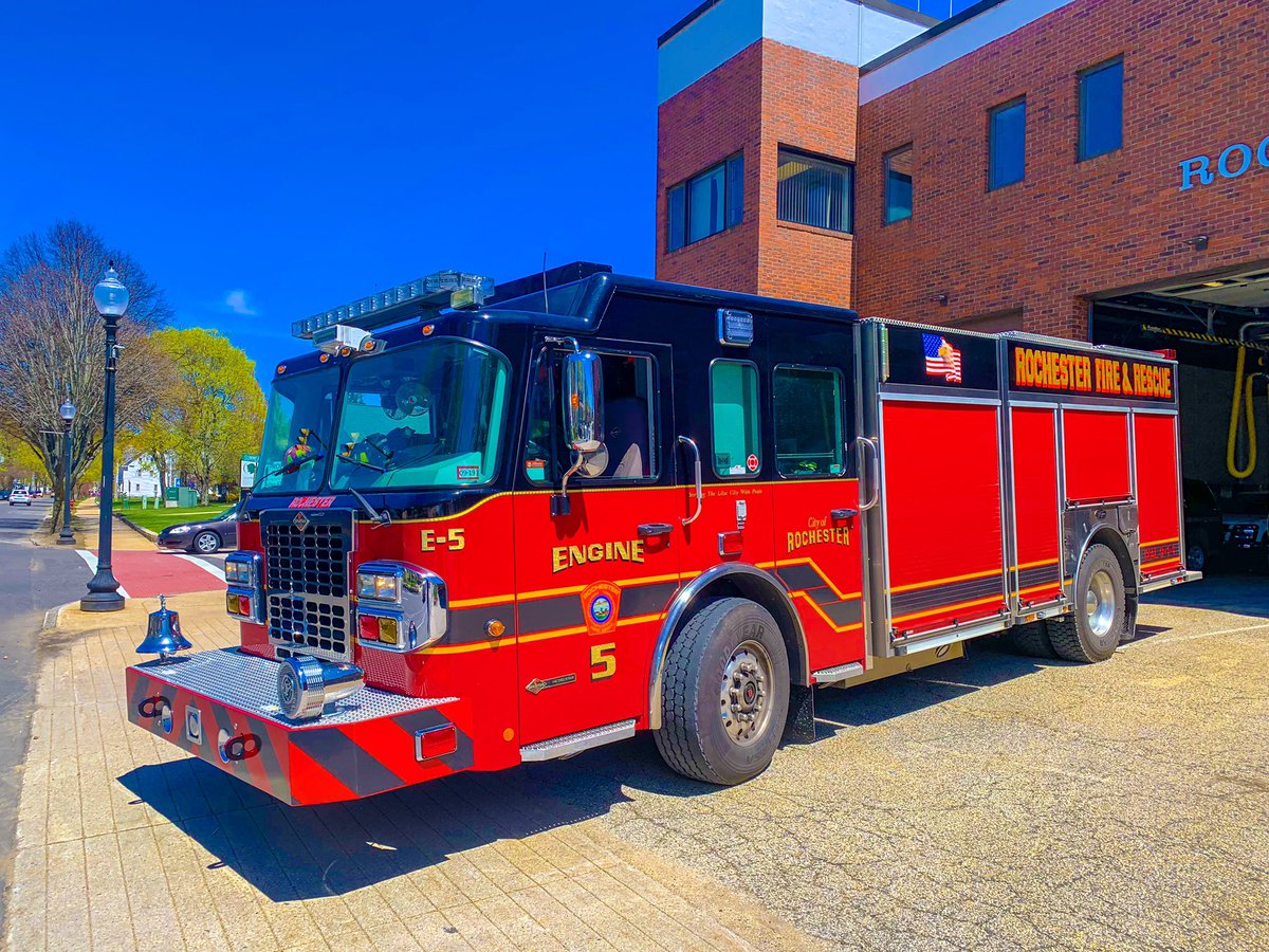 ZedMetroPD's tweet photo. @ToyneFireTrucks 
Rochester, NH
Feel free to Repost to your Facebook and instagram, My instagram is @new_england_fire if you do https://t.co/1xdegWFfO0