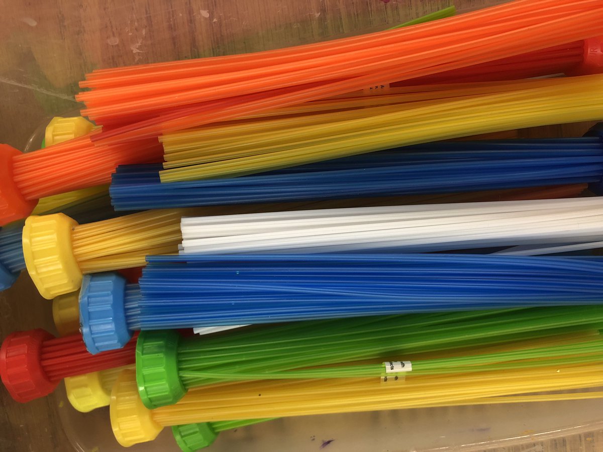 Lindgren_Art's tweet photo. Repurposed Abstract Trees I’m Supported Art #artsforall #artsed #inspire96 #BunchOBalloons #crayolamodelmagic https://t.co/HNBr5wZQBx