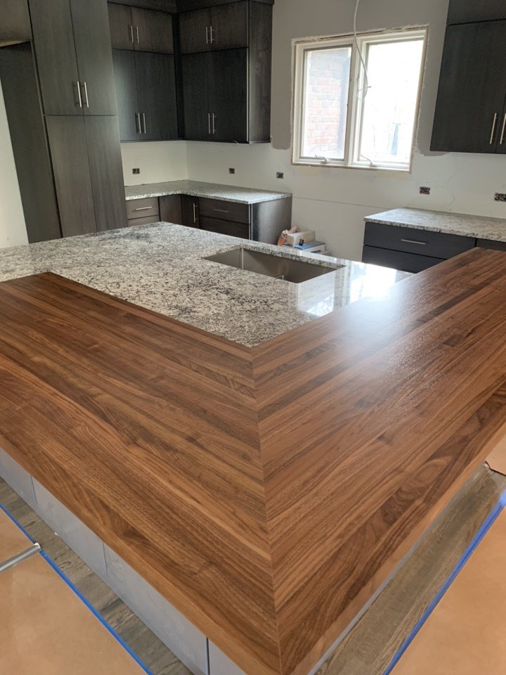 RedStart_Const's tweet photo. .Our #RedstartTeam has been busy working on a remodel in #StCharles and it's starting to come to life. Cabinets and countertops have been installed. Check out this kitchen island. So cool! Can't wait to see more. #redstartconstruction #redstartremodels #designbuildlive https://t.co/joDPYatHhL