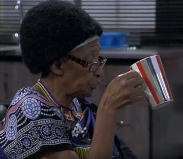Goitsione_dee's tweet photo. #PoliticiansBeLike if you vote for us we will pay R2000 to the unemployed....hai👏👏😂 https://t.co/b2rFQbLxuE