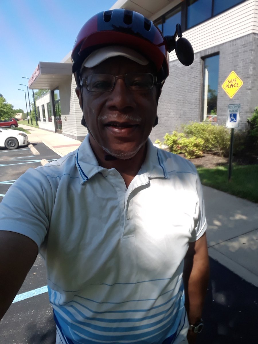 cyclingat10mph's tweet photo. Day 6 #bikeeverywhere #BikeMonth #NationalBikeMonth #60DaysOfJerseys #funkier blue Jersey https://t.co/uCjXCbk8Au