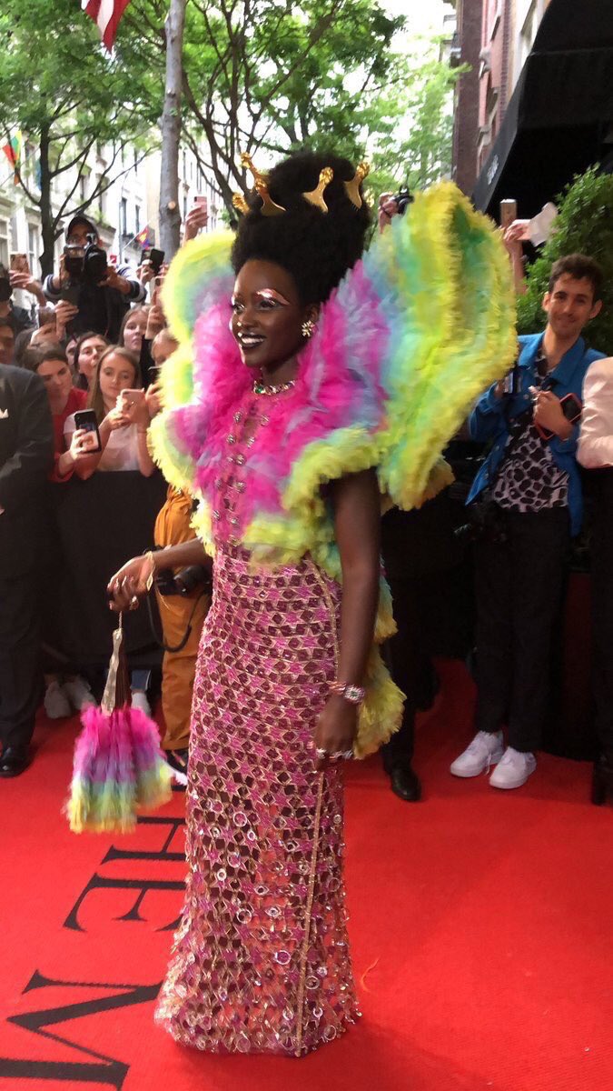 crankoceann's tweet image. EVERYBODY ELSE GO FUCKING HOME

#metgala #lupitanyongo