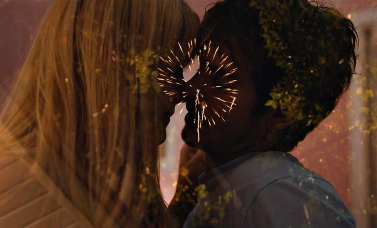 levmauc's tweet photo. Ya tenéis UNDER THE SILVER LAKE en plataformas online y DVD, una película que ha sido injustamente maltratada en su distribución. La desaparición de una chica sirve como todo un homenaje a la cultura pop, las aventuras gráficas, al cine de Lynch, Hitchcock o los mitos. https://t.co/XByj1DOKgi