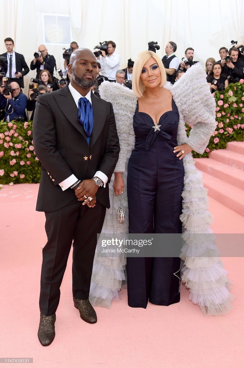 forkimkw's tweet photo. Kris Jenner tonight! #MetGala https://t.co/S2eotNrcBH