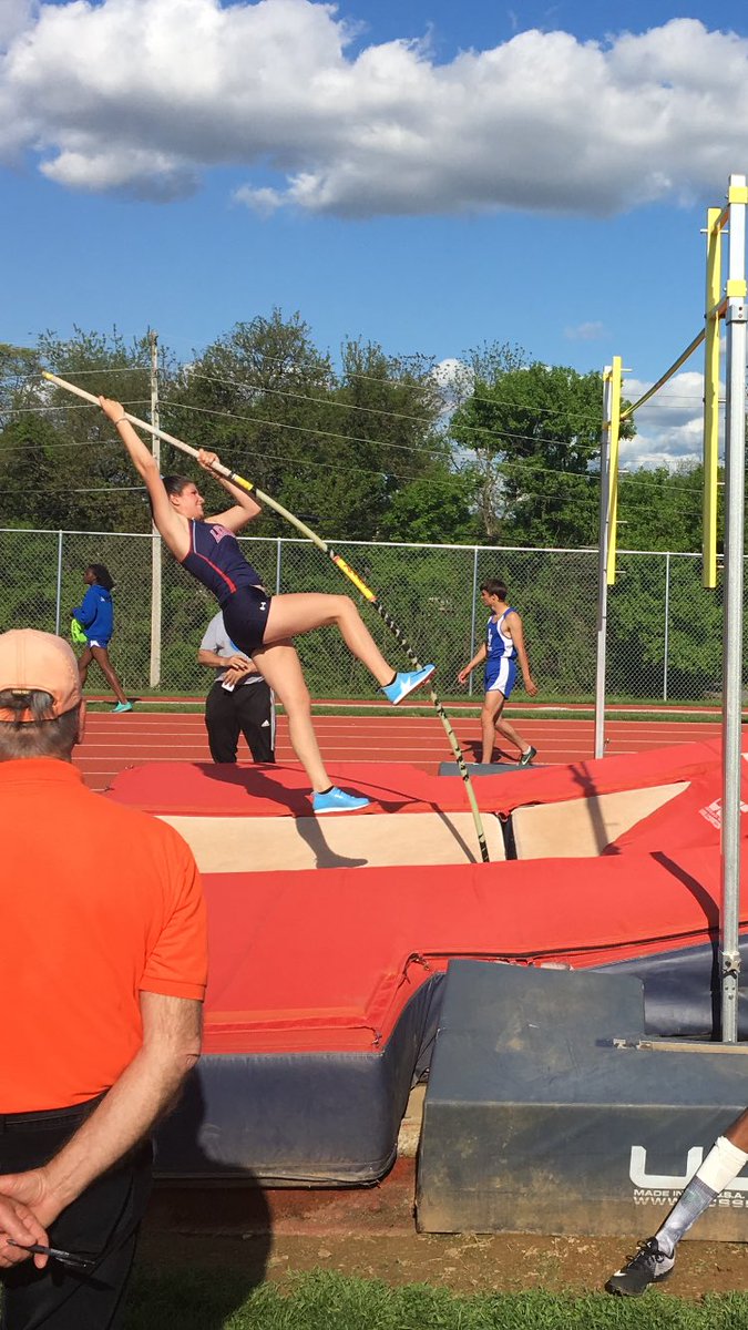 cedars_rooty's tweet photo. Sidney Wike finishes the 2019 dual meet season UNDEFEATED in the pole vault!! https://t.co/dcENwbNZ4d