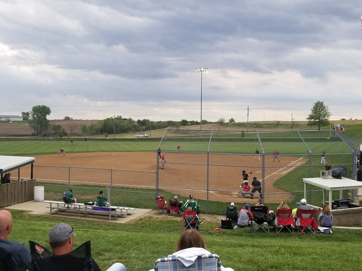 MBDragonSports's tweet image. . @MBBaseball2019 (13-6) defeats @LawsonGoCards 2-0! Kaden Anderson throws the complete game shutout! #MBDragonPride #BuchUp @SJNPSports @KQ2SPORTS