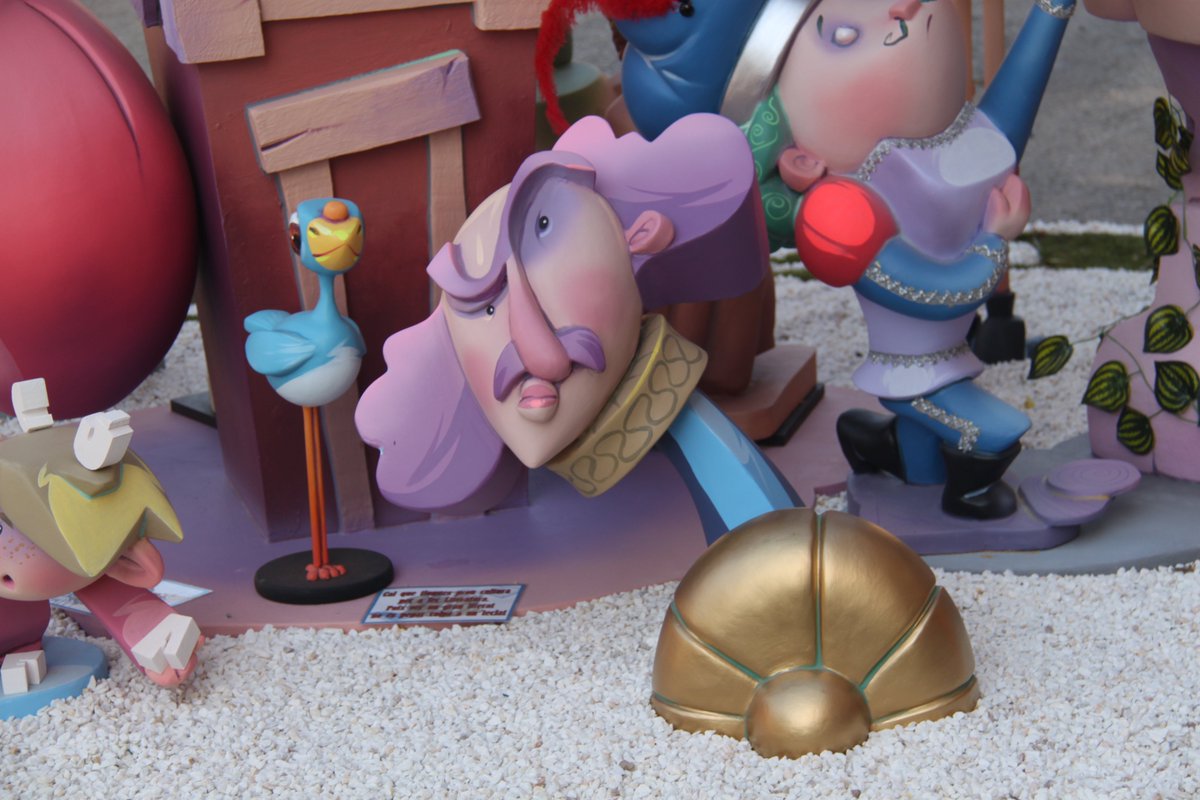 MalaltdeFalles's tweet image. La comissió El Sequer renova a Sergio Lis i Vicente F. Lorenzo per a la realització de les seues Falles 2020 #fitxafalles #falles2020 #Alfafar #fallas #fallas2020 #falles